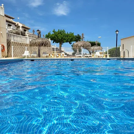 Carlos: Self Check-in Retreat With Pool In Cabo Roig Dehesa de Campoamor (Orihuela Costa)